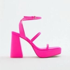 ZARA Bright Fuchsia Chunky Platform Sandals Size 7 US / 37 EU Strappy Block Heel